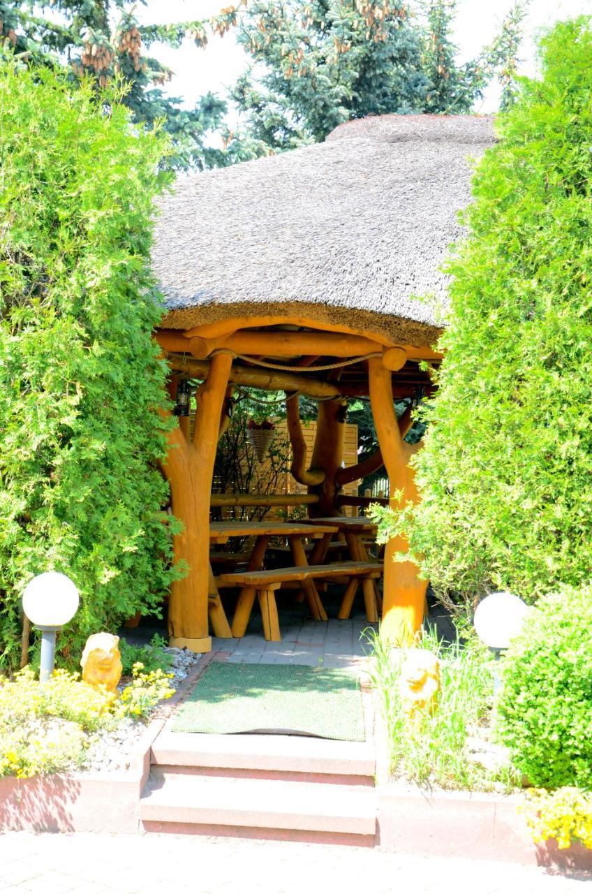 Noclegi I Restauracja Gracja Bełchatów Eksteriør bilde